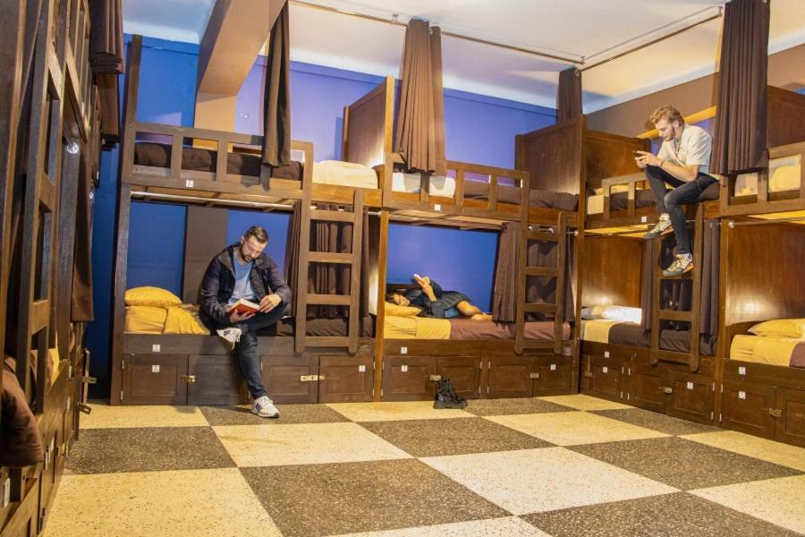 Wild Rover Hostal Cuzco